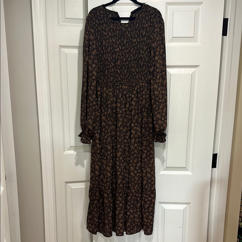 August Sky Brown Floral Dress. Size Large
